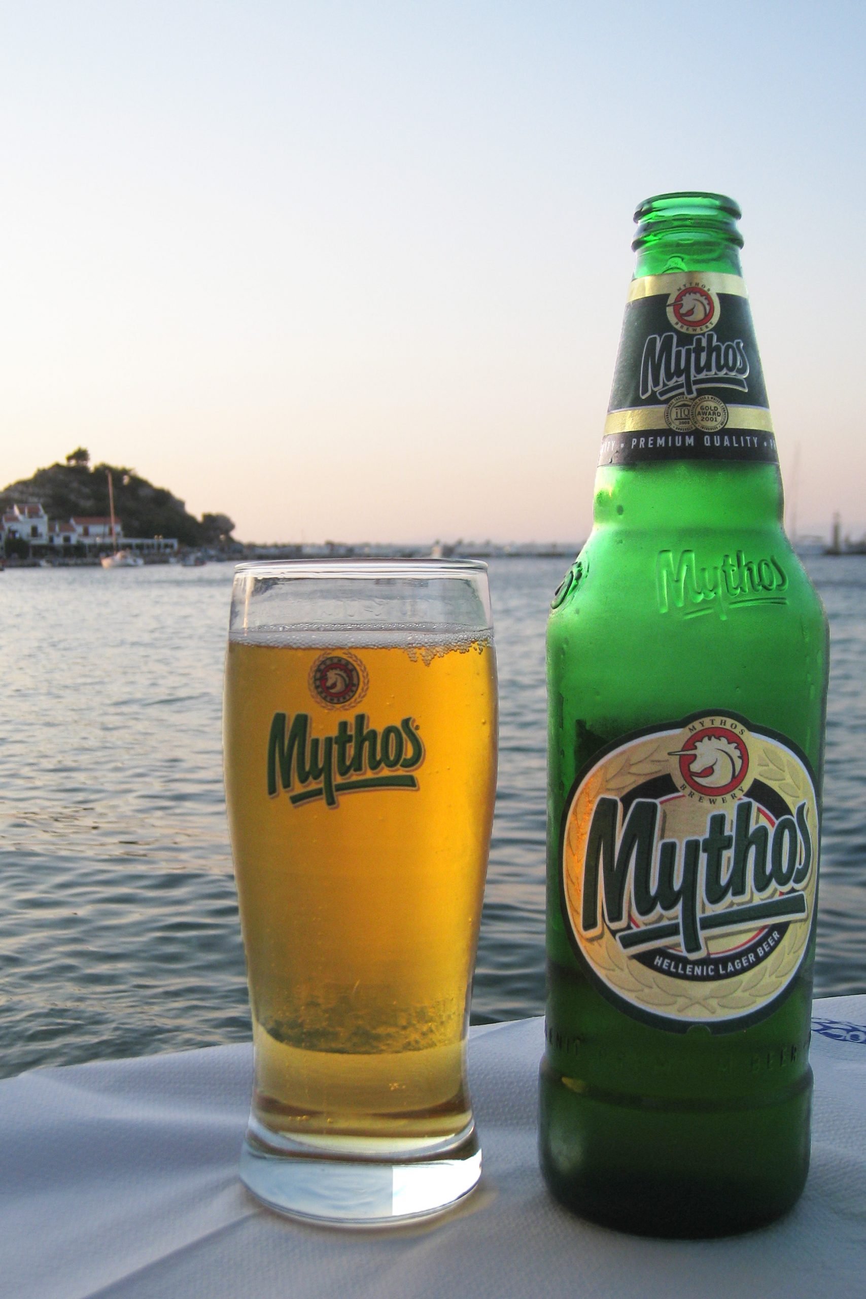 Greek drinks, drinks in Greece, Greek Beverages, beers in Greece, Mythos Beer