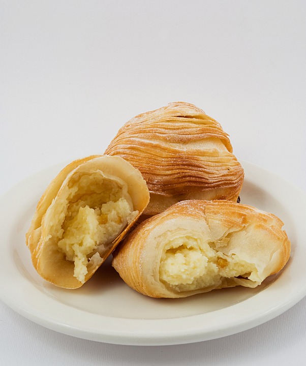 Sfogliatella, Italian Food, Italian cuisine, traditional Italian food, food in Italy, Italian dishes