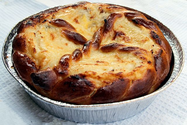 Romanian foods, Romanian desserts, Traditional food in Romania, What to eat in Romania, Desserts in Romania, pasca