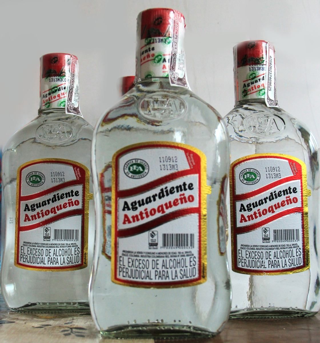 Aguardiente Colombia, colombian drinks, traditional colombian drinks, colombian beverages, drinks in colombia