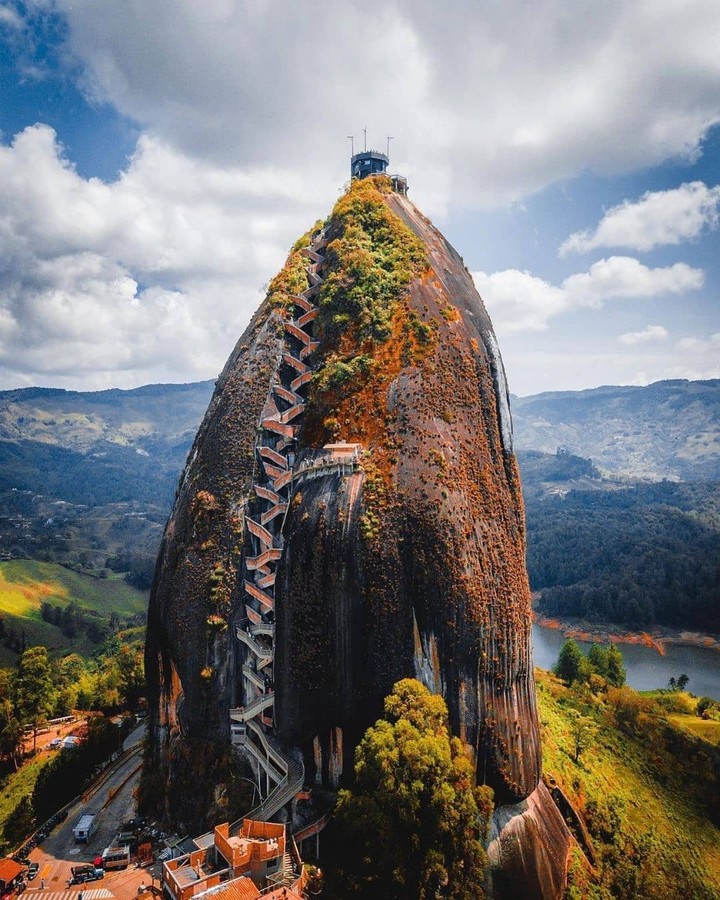 31 Most Instagrammable Places In Colombia And Best Colombia Instagram Spots That You Can't Miss 8 Colombia instagram spots, most instagrammable places in Colombia, Colombia photos, Colombia photography, El Peñón De Guatapé