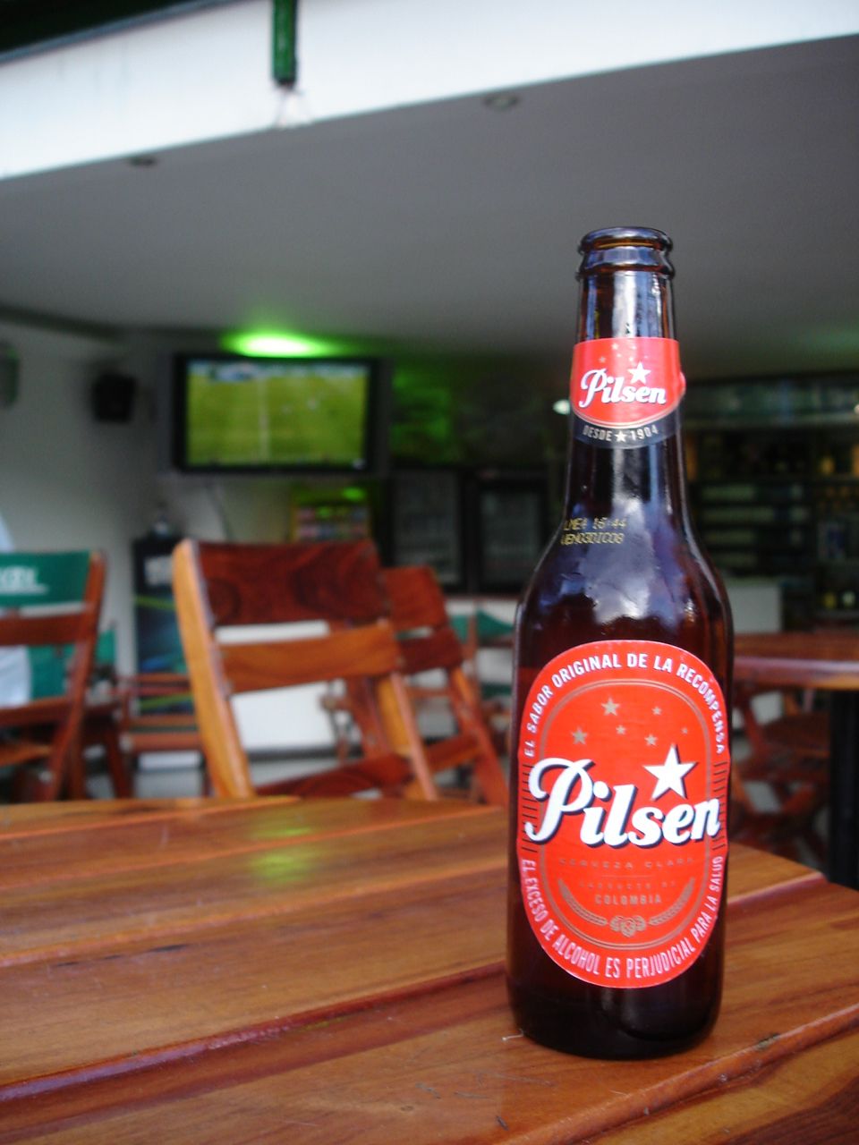 colombian drinks, traditional colombian drinks, colombian beverages, drinks in colombia, Pilsen Beer