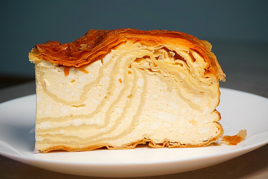 Romanian foods, Traditional food in Romania, What to eat in Romania, placinta macedoneana, Romania pastry dish