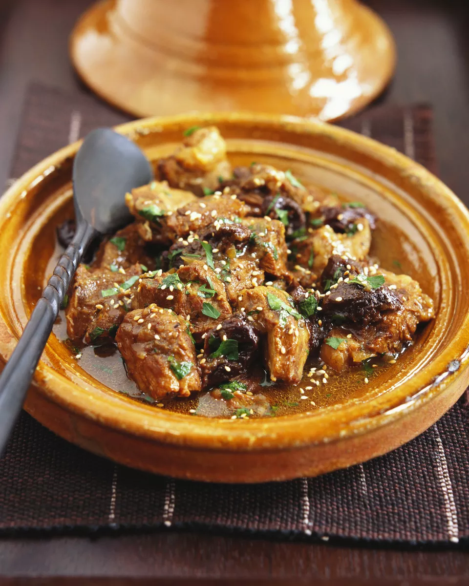 morrocan food, food in morocco, morrocan cuisine, morocan dishes, traditional morrocan food, Tangia