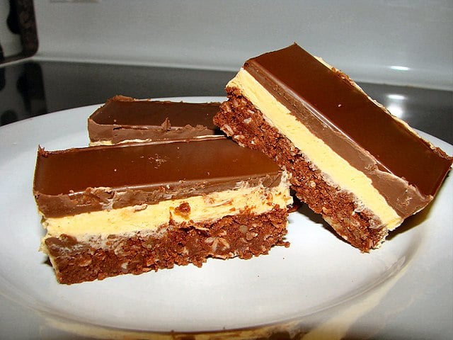 Canadian Food, Canadian cuisine, Traditional Canadian Food, food in Canada, Canadian dessert, dessert in Canada, Nanaimo Bars
