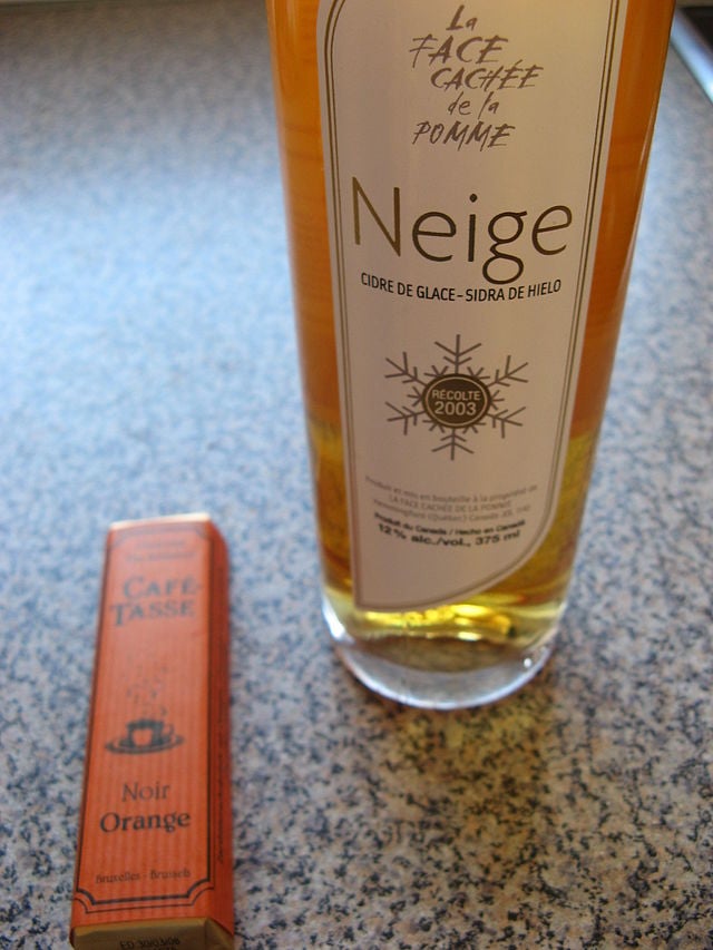 Canadian Food, Canadian cuisine, Traditional Canadian Food, food in Canada, Canadian drink, drinks in Canada, Cidre de Glace