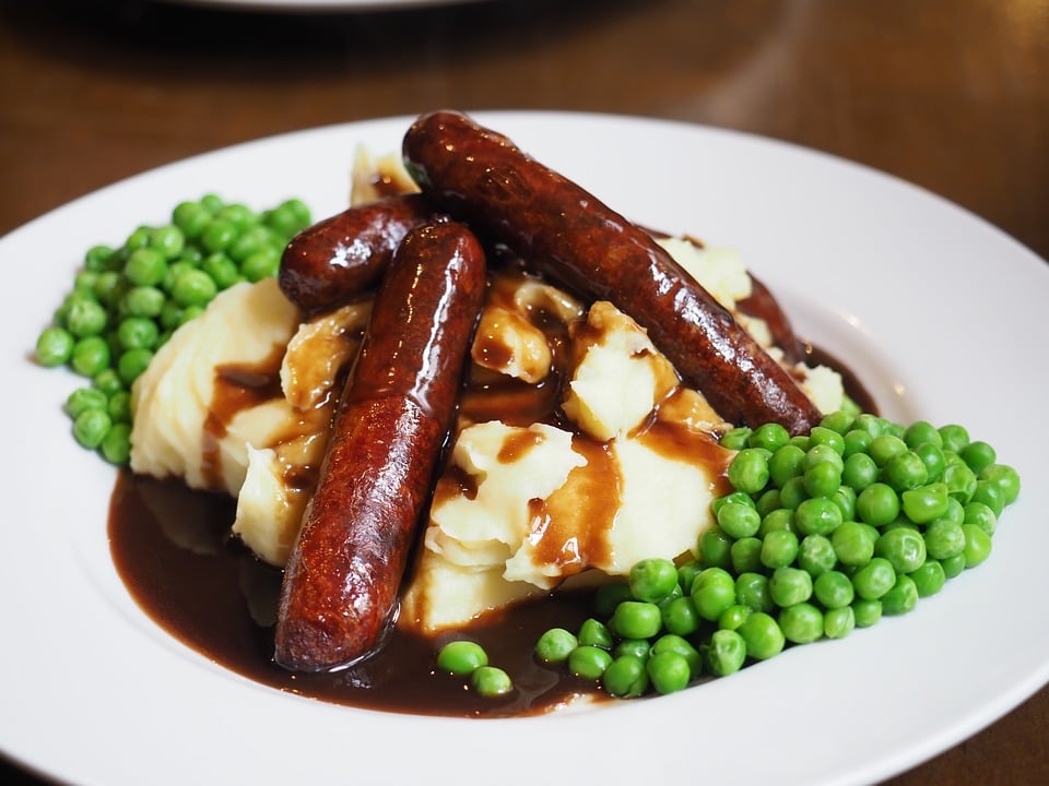 Irish Food, Irish cuisine, Traditional Irish Food, food in Ireland, Irish dishes, Bangers and Mash