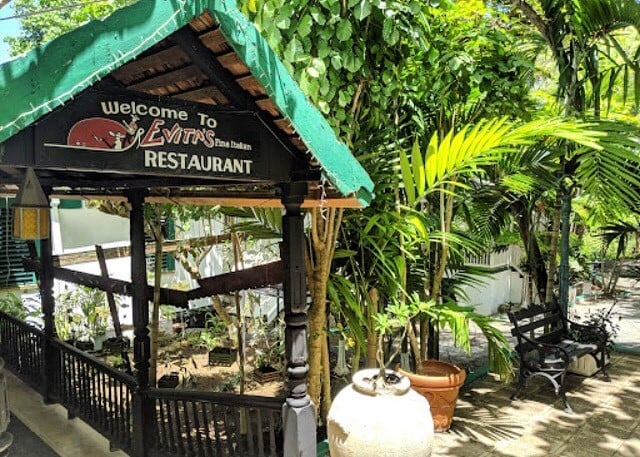 restaurants in ocho rios 2400, best restaurants in ocho rios 170, ocho rios food, where to eat in ocho rios, Evitas Italian Restaurant