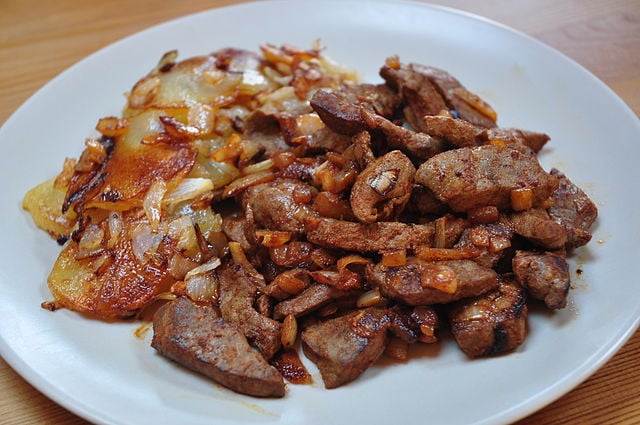 Peruvian Food, Peruvian cuisine, Traditional Peruvian Food, food in Peru, Peruvian dishes, Higado encebollado