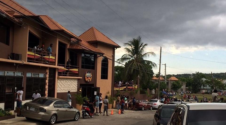 restaurants in montego bay, best restaurants in montego bay, where to eat in montego bay, montego bay food, montego bay restaurants, mackie's sports bar & grill