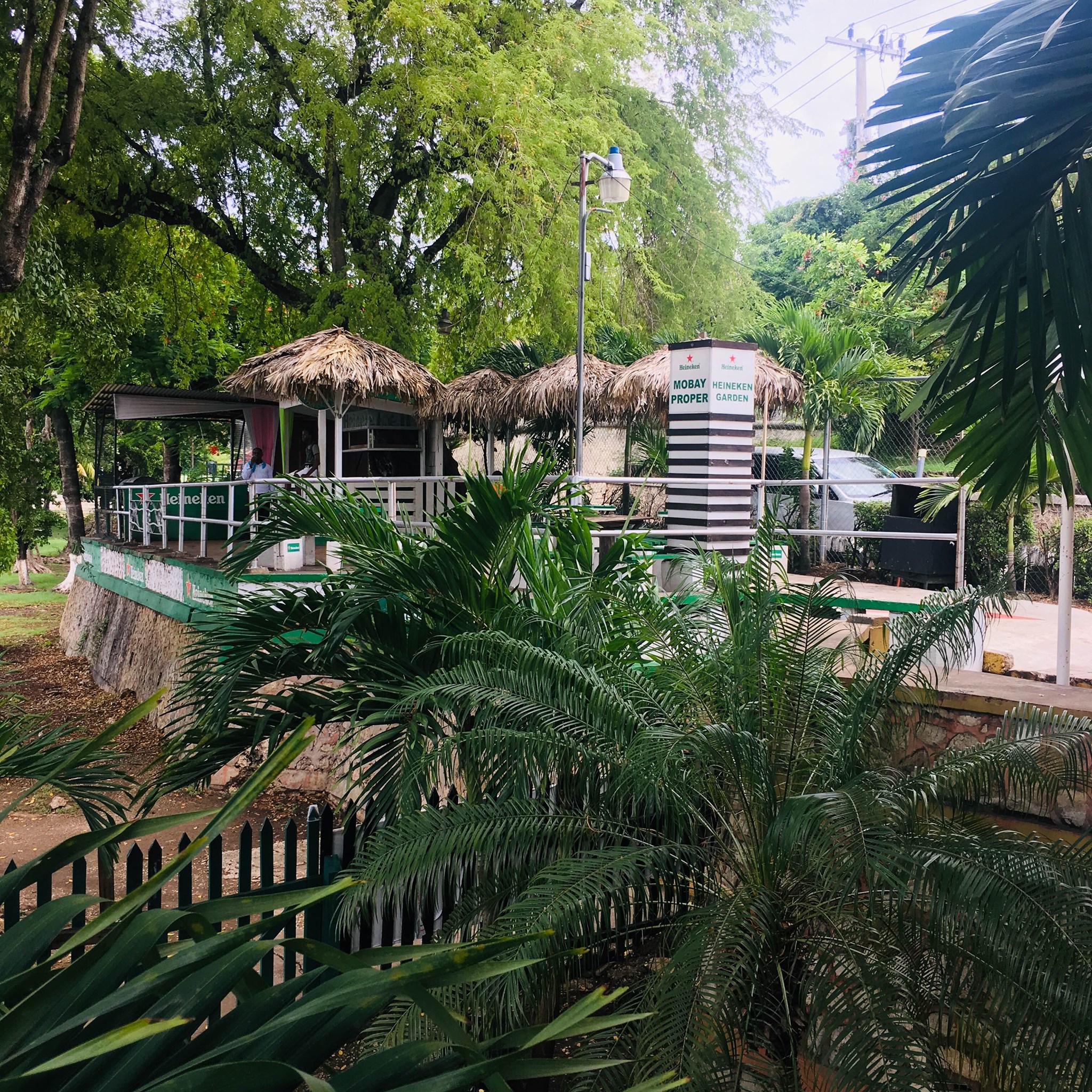 restaurants in montego bay, best restaurants in montego bay, where to eat in montego bay, montego bay food, montego bay restaurants, Mobay Proper Sports Bar & Grill