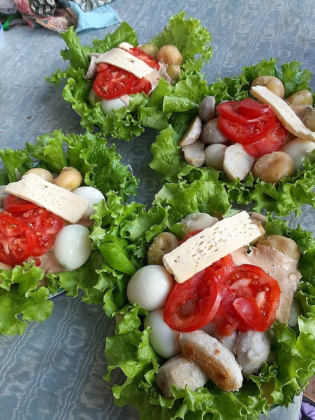 Peruvian Food, Peruvian cuisine, Traditional Peruvian Food, food in Peru, Peruvian dishes, Papa a la Huancana