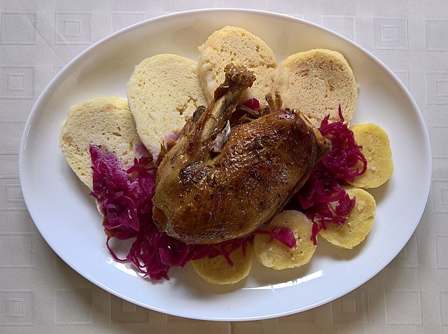 Czech Republic Food, Czech Republic cuisine, Traditional Czech Republic Food, food in Czech Republic, Czech Republic dishes, pečená kachna se zelím