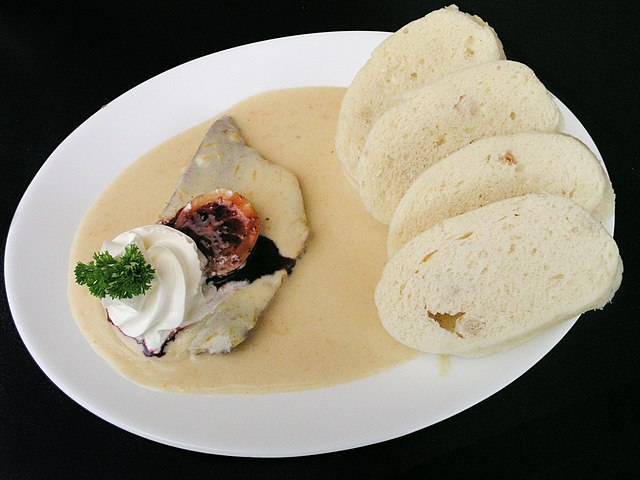 Knedlíky with Svíčková