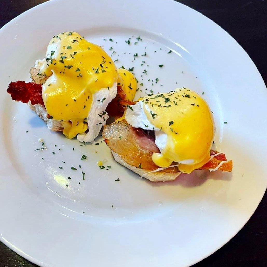 restaurants in nassau, restaurants in nassau bahamas, best restaurants in nassau, best restaurants in nassau, where to eat in nassau, nassau food, the new village pub & restaurant