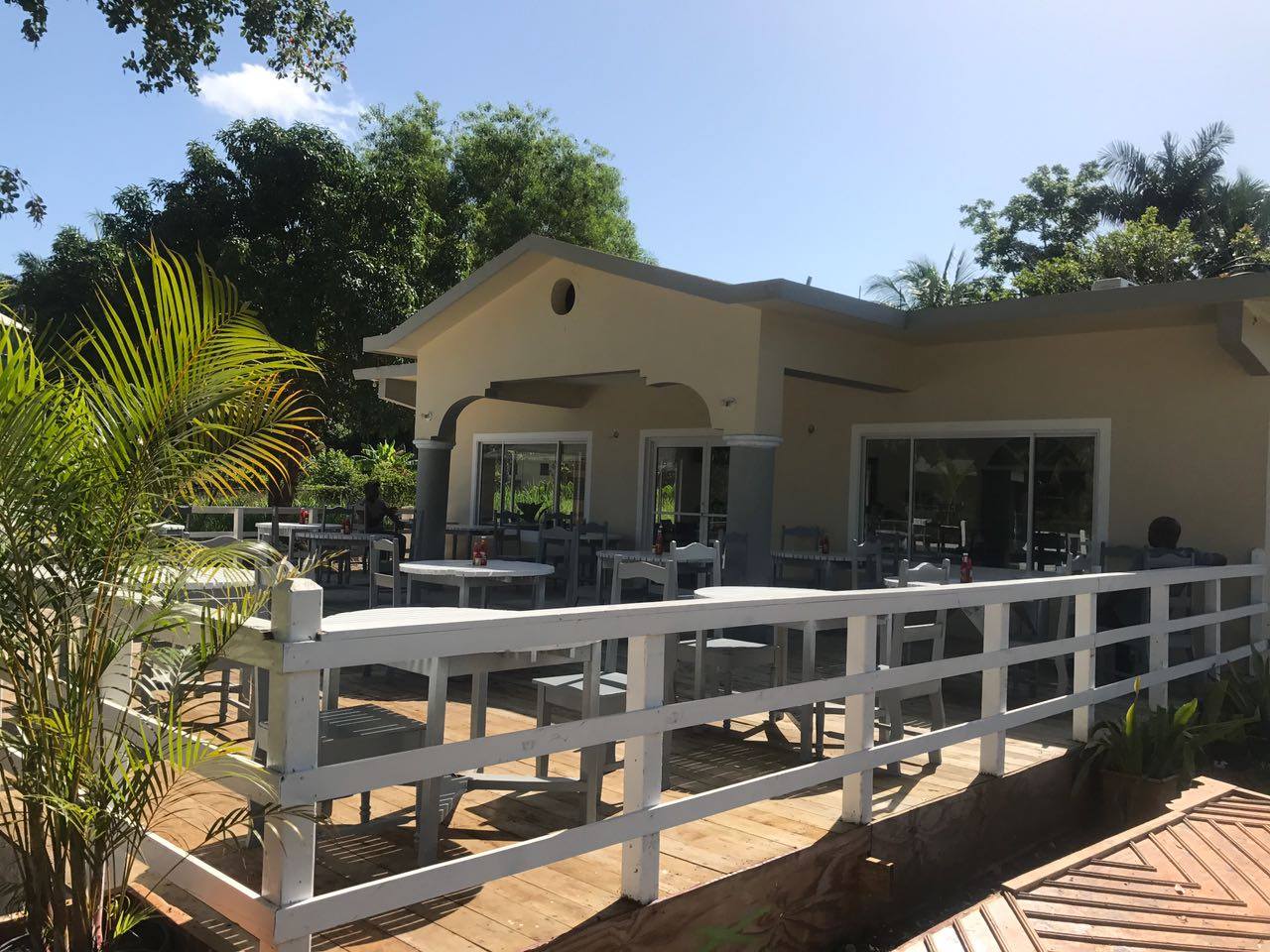 restaurants in negril, best restaurants in negril, where to eat in negril, negril food, negril restaurants, the public house