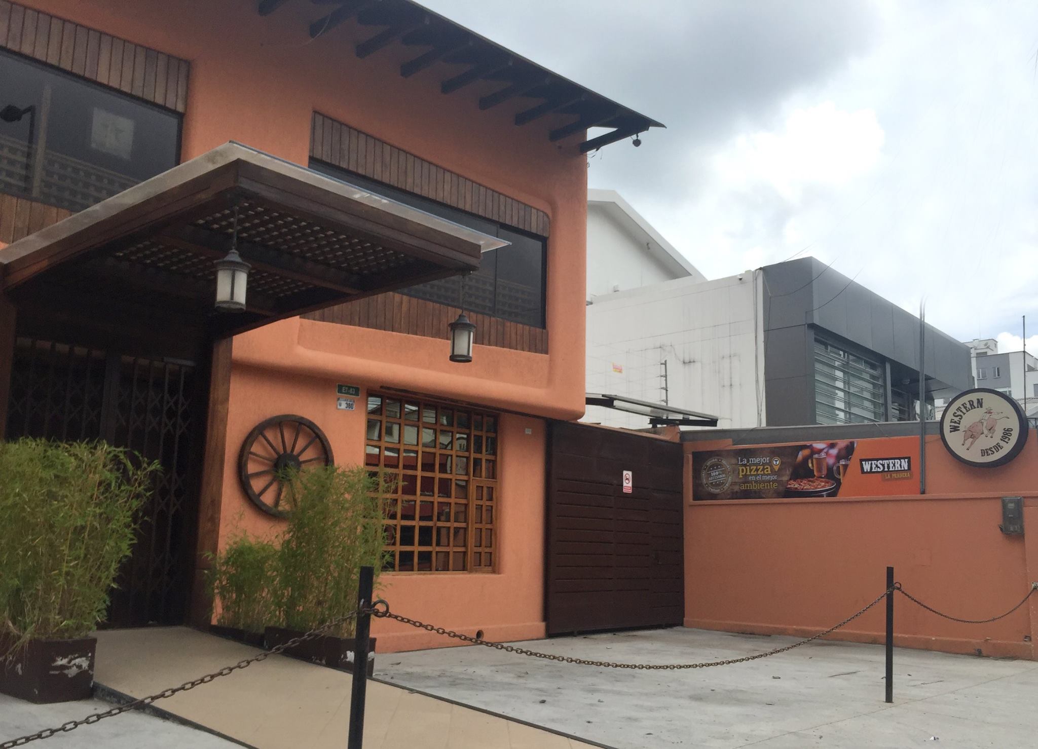 Quito Food - 30 Best Restaurants In Quito And Where To Eat 12 restaurants in quito, best restaurants in quito, where to eat in quito, quito food, quito restaurants, Western Bar-Pizzeria