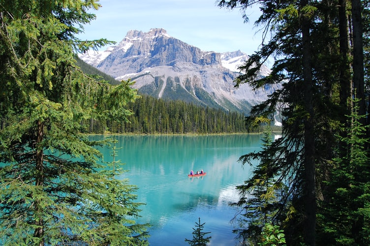 Canada instagram spots, most instagrammable places in Canada, instagrammable places in Canada, Canada photography, Canada photos, Emerald lake