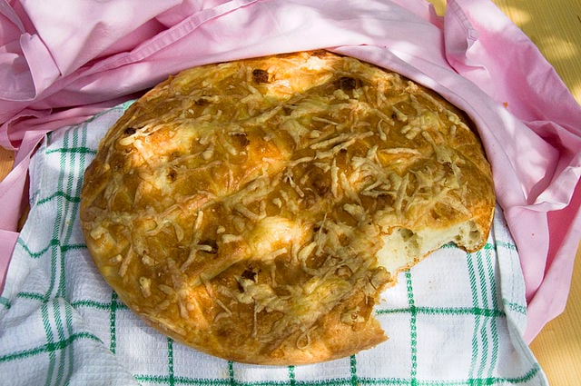 Slovenian Snacks, Traditional Slovenian dessert and snacks, Slovenia snacks, Slovenia cuisine, traditional dessert and snacks in Slovenia, Slovenian desserts, Slovenia desserts, pogaca bread