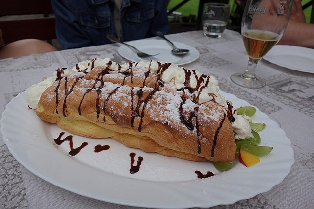 Slovenian Snacks, Traditional Slovenian dessert and snacks, Slovenia snacks, Slovenia cuisine, traditional dessert and snacks in Slovenia, Slovenian desserts, Slovenia desserts, pohorska omleta