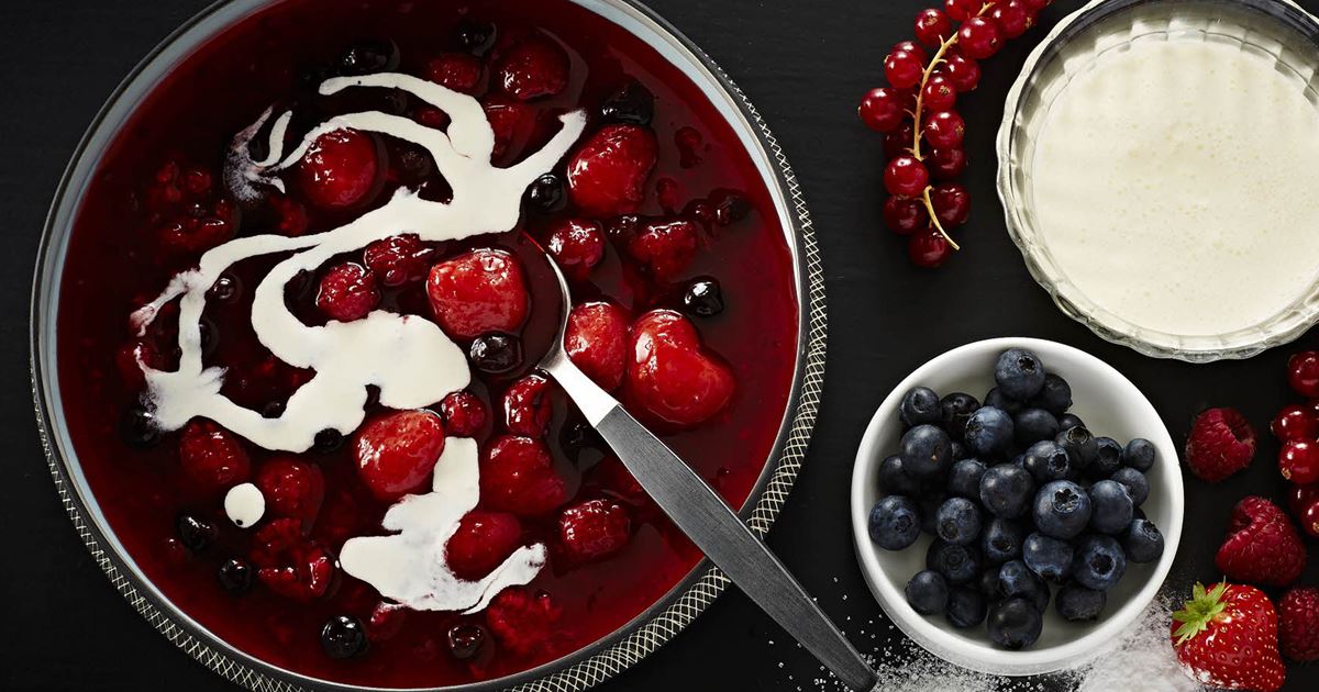 Best Danish Food - Best 50 Danish Dishes And Traditional Food In Denmark To Try 37 Denmark Food, Danish food, Danish cuisine, traditional snacks and desserts in Denmark, Denmark snacks, Denmark desserts, Danish dessert, Danish snacks, RØDGRØD MED FLØDE