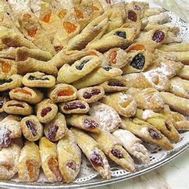 Polish Snacks, Traditional Polish Snacks and Desserts, traditional food in Poland, Poland Snacks, Polish Desserts, Poland Desserts, kolaczki