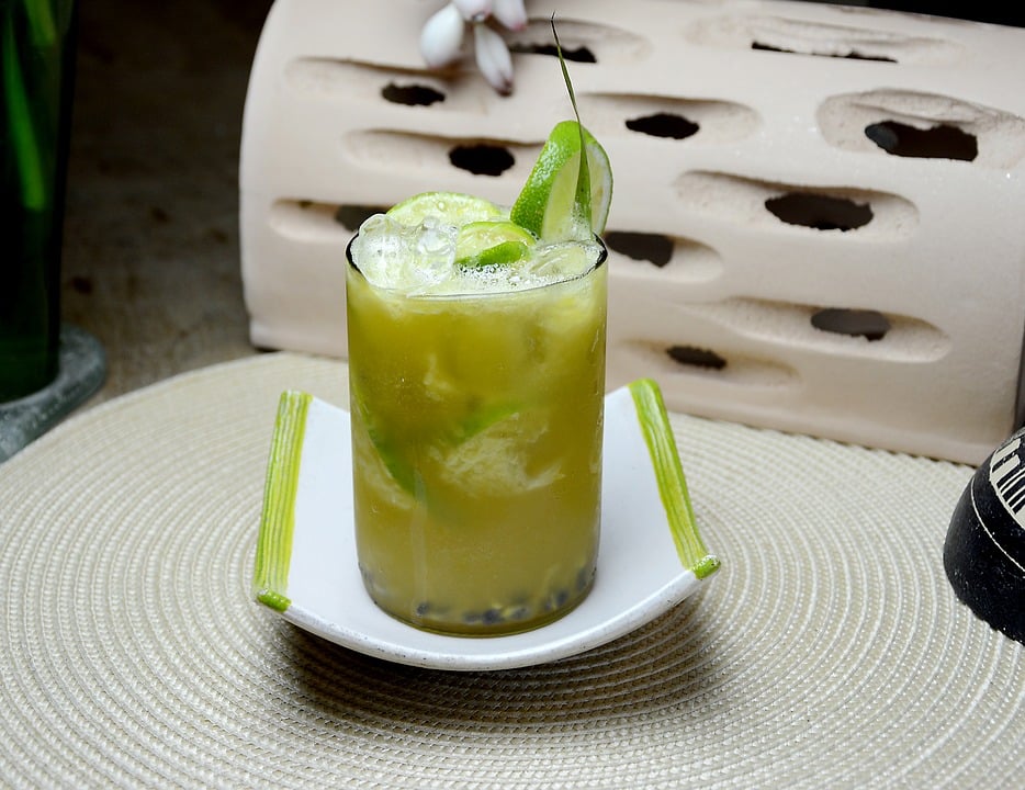 Brazilian drinks, Brazil drinks, drinks in Brazil, traditional Brazilian drinks, caipirinha