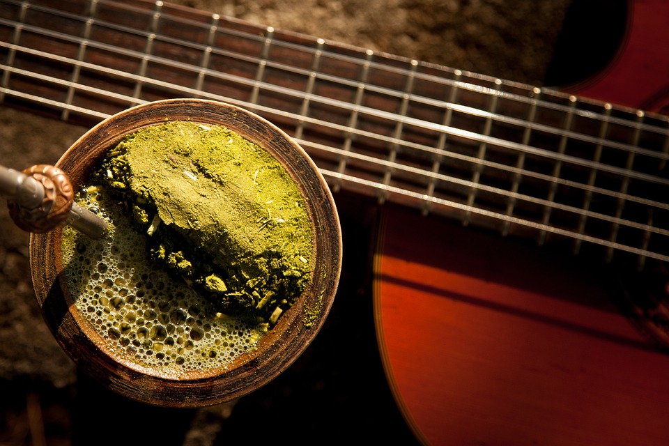 Brazilian drinks, Brazil drinks, drinks in Brazil, traditional Brazilian drinks, chimaarrão And Tererê