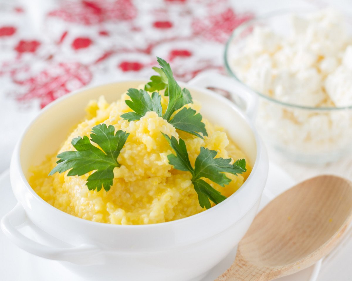 Ukraine Food, Ukraine cuisine, Traditional Ukraine Food, food in Ukraine, Ukraine dishes, Ukrainian food, Ukrainian dishes, Ukrainian cuisine, banush