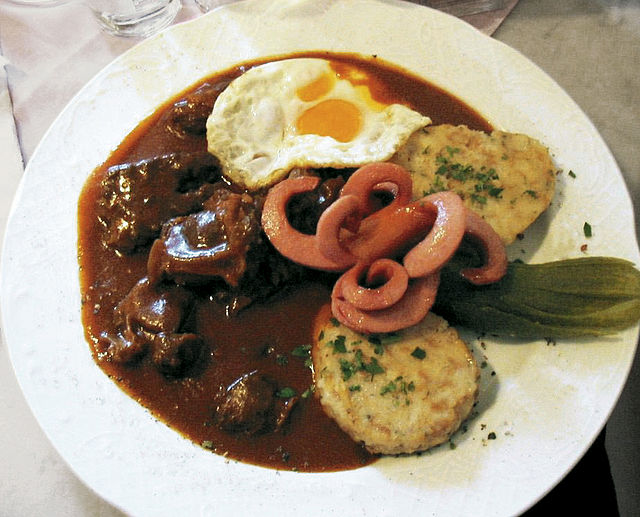 Austrian Food, Traditional Austrian Food, Austria Food, Austrian cuisine, traditional food in Austria, Austria cuisine, Austrian dishes, Austria dishes, Fiakergulasch