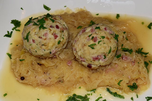 Austrian Food, Traditional Austrian Food, Austria Food, Austrian cuisine, traditional food in Austria, Austria cuisine, Austrian dishes, Austria dishes, Knödel
