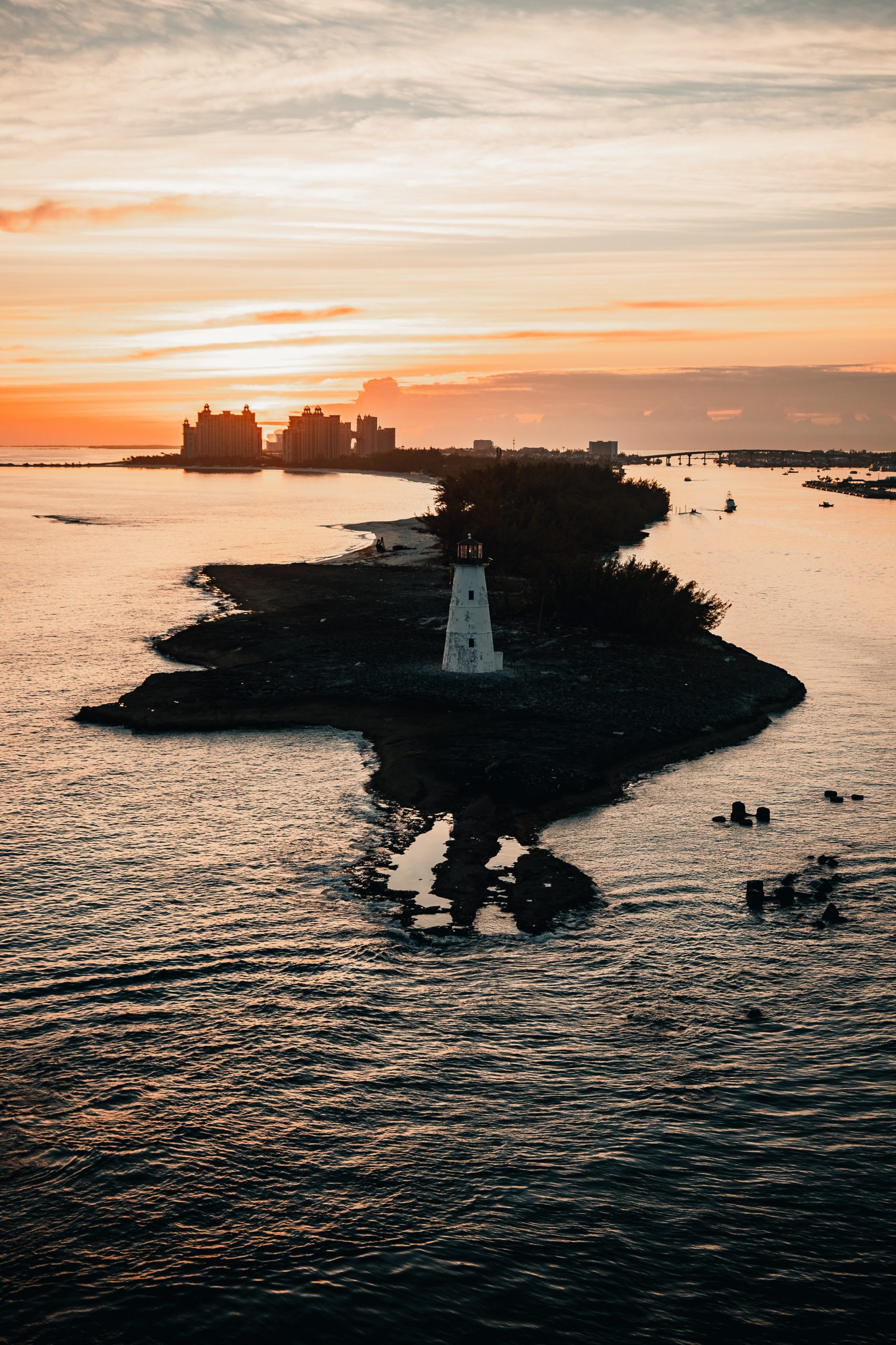 Lighthouse Nassau in The Bahamas scaled