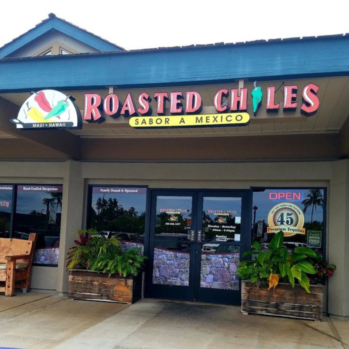 restaurants in Maui, best restaurants in Maui, Maui food, Maui restaurants, where to eat in Maui, roasted chiles