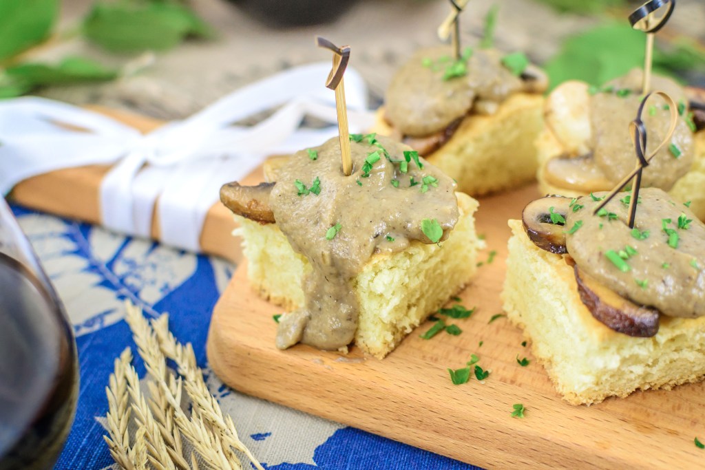 mushroom and bannock bites - Canadian appetizers, vegetarian food in Canada, vegan food in Canada, Canadian vegetarian dishes, vegan in Canada, vegetarian in Canada