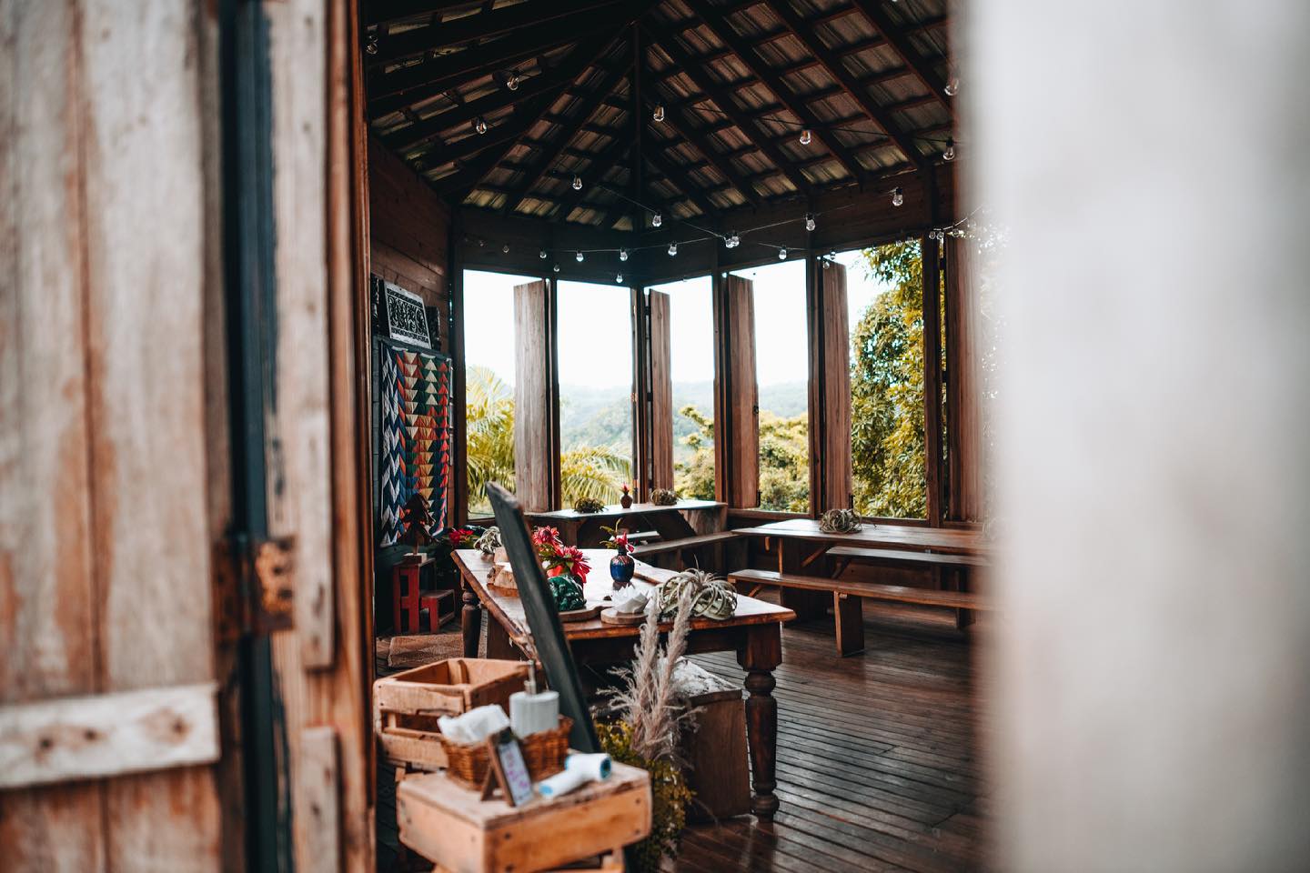 Restaurants in kingston jamaica, best restaurants in kingston jamaica, where to eat in kingston jamaica, restaurants kingston jamaica, kingston jamaica food, best kingston jamaica restaurants, stush in the bush