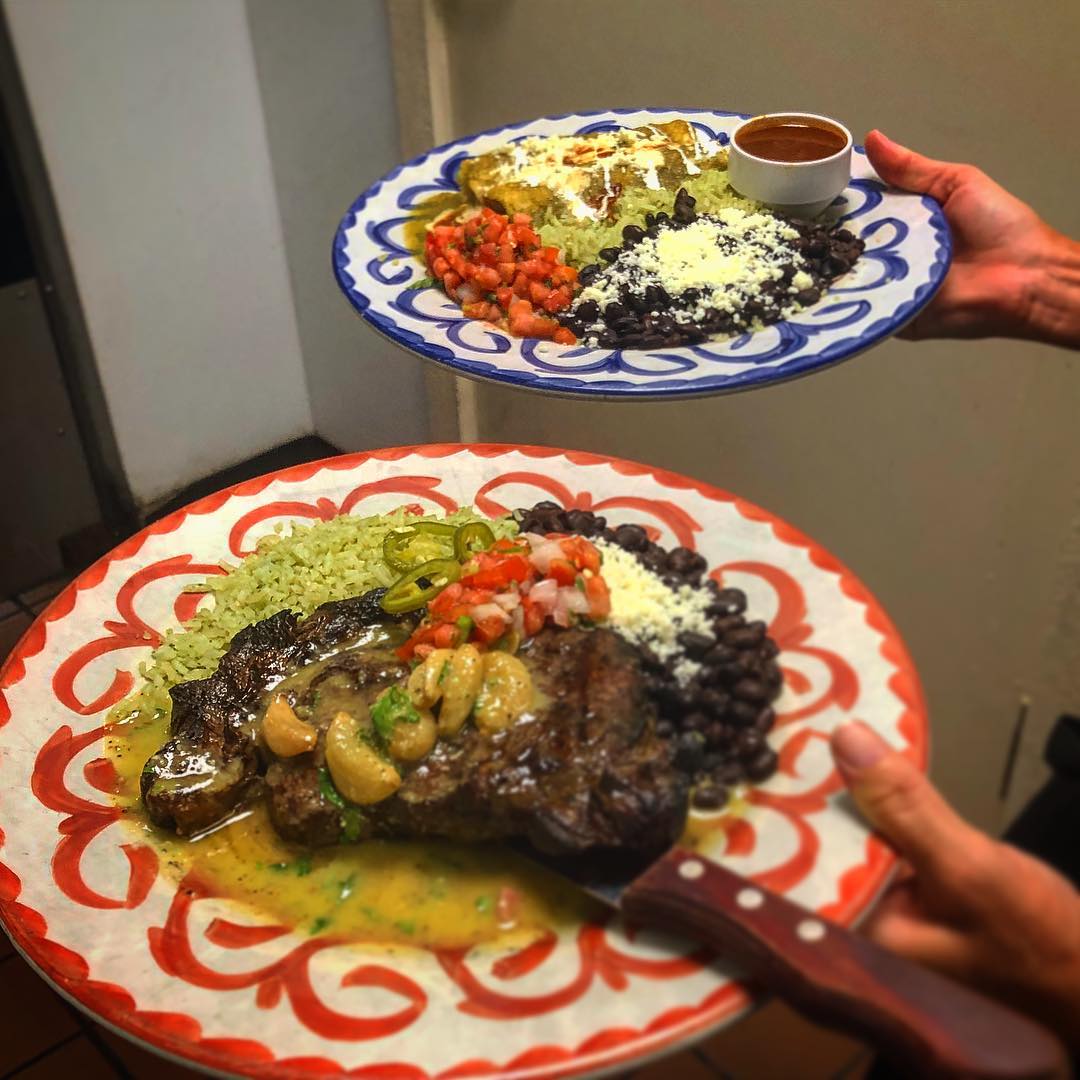 FRIDA'S BEACH HOUSE, restaurants in Lahaina, restaurants in Lahaina, plant based restaurants in Lahaina, vegetarian restaurants in Lahaina, vegan restaurants in Lahaina, Lahaina food, where to eat in Lahaina, vegan in Lahaina, vegetarian in Lahaina