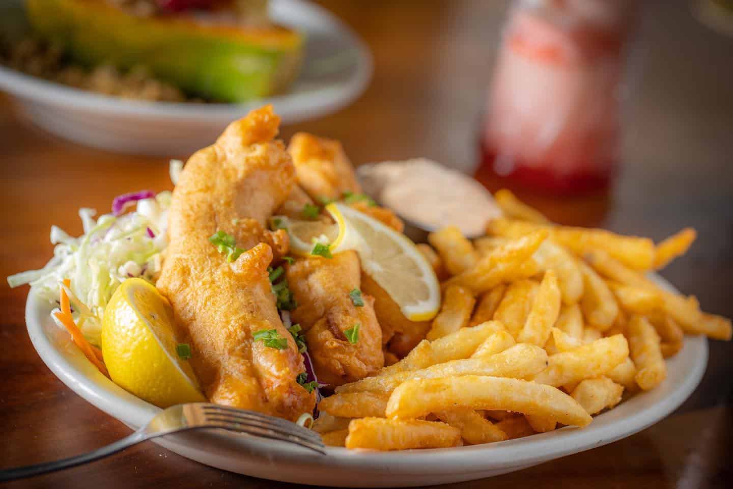 Breakers Restaurant and Bar, Haleiwa restaurants, restaurants in Haleiwa, plant based restaurants in Haleiwa, vegetarian restaurants in Haleiwa, vegan restaurants in Haleiwa, Haleiwa food, where to eat in Haleiwa, vegan in Haleiwa, vegetarian in Haleiwa