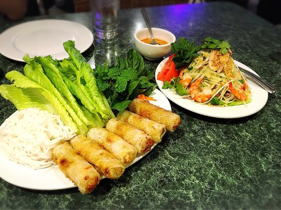 Rules for Tipping in Asia: A Travel Guide 4 Kaimuki Restaurants Honolulu Oauhu Halo Vietnam Restaurant