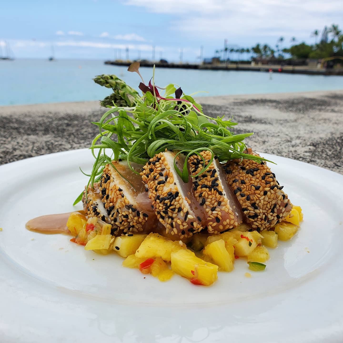 Kailua-Kona Food - 15 Best Restaurants In Kailua And Where To Eat 18 Fish Hopper Seafood and Steaks, Kailua-Kona restaurants, restaurants in Kailua-Kona, plant based restaurants in Kailua-Kona, vegetarian restaurants in Kailua-Kona, vegan restaurants in Kailua-Kona, Kailua-Kona food, where to eat in Kailua-Kona, vegan in Kailua-Kona, vegetarian in Kailua-Kona