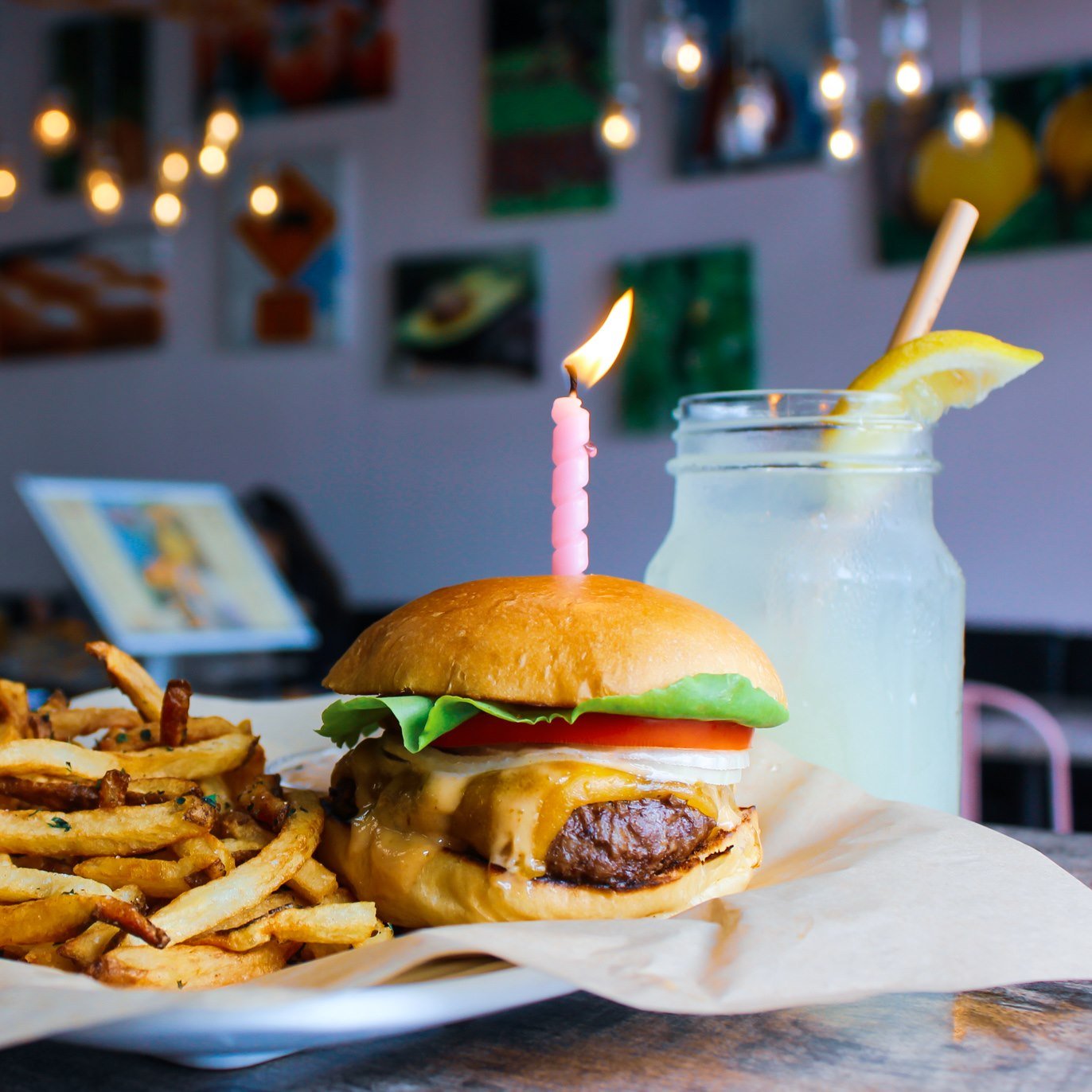 Kailua-Kona Food - 15 Best Restaurants In Kailua And Where To Eat 9 Ultimate Burger, Kailua-Kona restaurants, restaurants in Kailua-Kona, plant based restaurants in Kailua-Kona, vegetarian restaurants in Kailua-Kona, vegan restaurants in Kailua-Kona, Kailua-Kona food, where to eat in Kailua-Kona, vegan in Kailua-Kona, vegetarian in Kailua-Kona