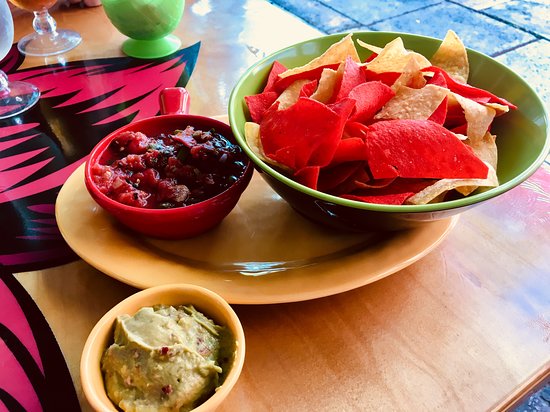 SKULL ROCK CANTINA Grace Bay, restaurants in Grace Bay, Grace Bay restaurants, plant based restaurants in Grace Bay, vegetarian restaurants in Grace Bay, vegan restaurants in Grace Bay , Grace Bay food, where to eat in Grace Bay, vegan in Grace Bay, vegetarian in Grace Bay, restaurants in Providenciales, restaurants in Turks and Caicos, where to eat in Providenciales, where to eat Turks and Caicos