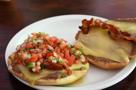 Lola Y Moya, Puerto Morelos restaurants, restaurants in Puerto Morelos, plant based restaurants in Puerto Morelos, vegetarian restaurants in Puerto Morelos, vegan restaurants in Puerto Morelos, Puerto Morelos food, where to eat in Puerto Morelos, vegan in Puerto Morelos, vegetarian in Puerto Morelos