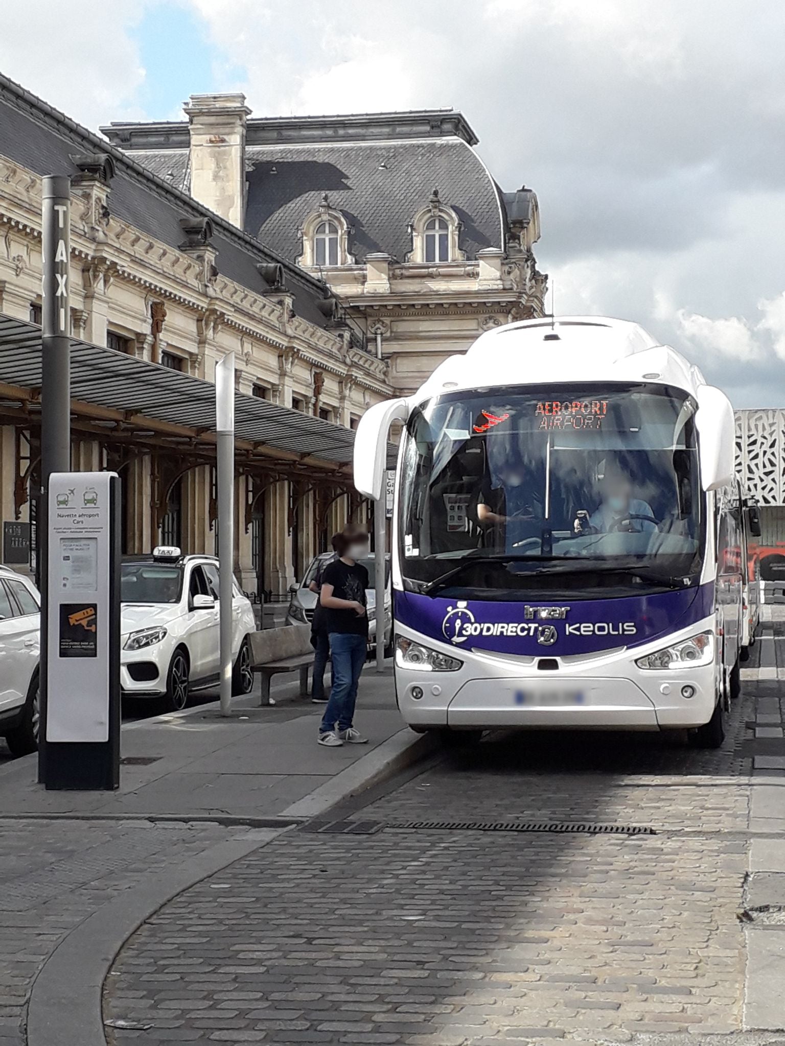How To Get From Bordeaux Airport To City Center Best Way 4 How To Get From Bordeaux Airport To City Center - All Possible Ways, cheapest way from Bordeaux airport to Downtown, cheapest way from Bordeaux airport to city, Bordeaux airport to city center, Bordeaux airport to Bordeaux, Bordeaux Bus Airport, bus from Bordeaux airport to city center, shuttle bus from Bordeaux airport to city center, 30 Direct Shuttle Bus Bordeaux Airport to Bordeaux Train Station, Bus Number 1 Bordeaux airport