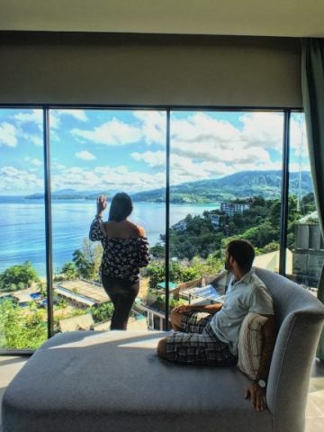 How To Get From Phuket Airport To City Center - All Possible Ways, cheapest way from Phuket airport to Downtown, cheapest way from Phuket airport to city, Phuket airport to city center, Phuket airport to Phuket, Phuket Bus Airport, bus from Phuket airport to city center, Songthaew (Shared Taxi) Phuket airport to city center