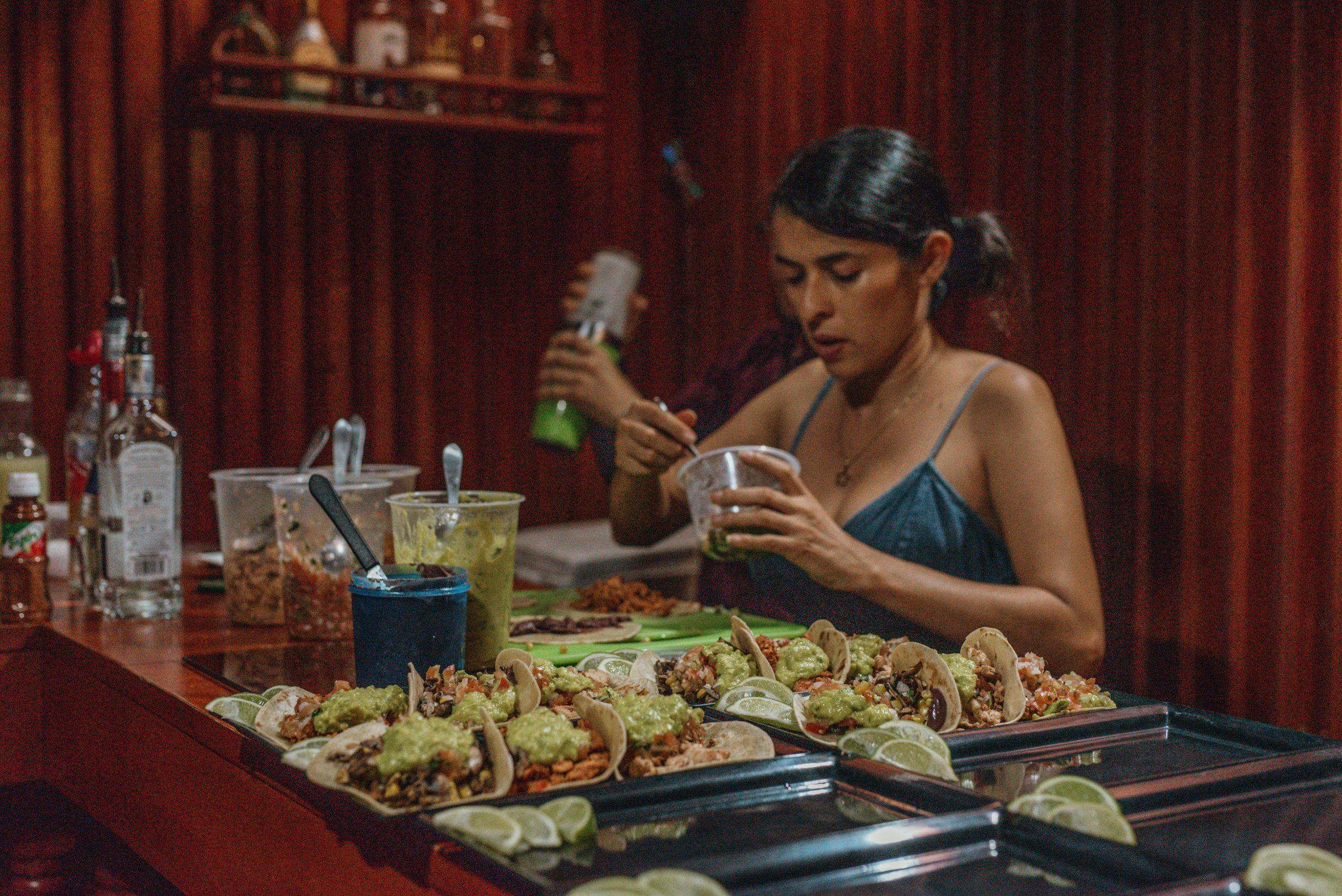 Paragliding in San Gil, booking activities to din San Gil, things to do in san gil colombia, what to do in san gil, san gil colombia, adventure in san gil, prices activities in san gil, Macondo Hostel, Macondo Hostel in San Gil, where to stay in San Gil, San Gil hostel, Tacos night in San Gil