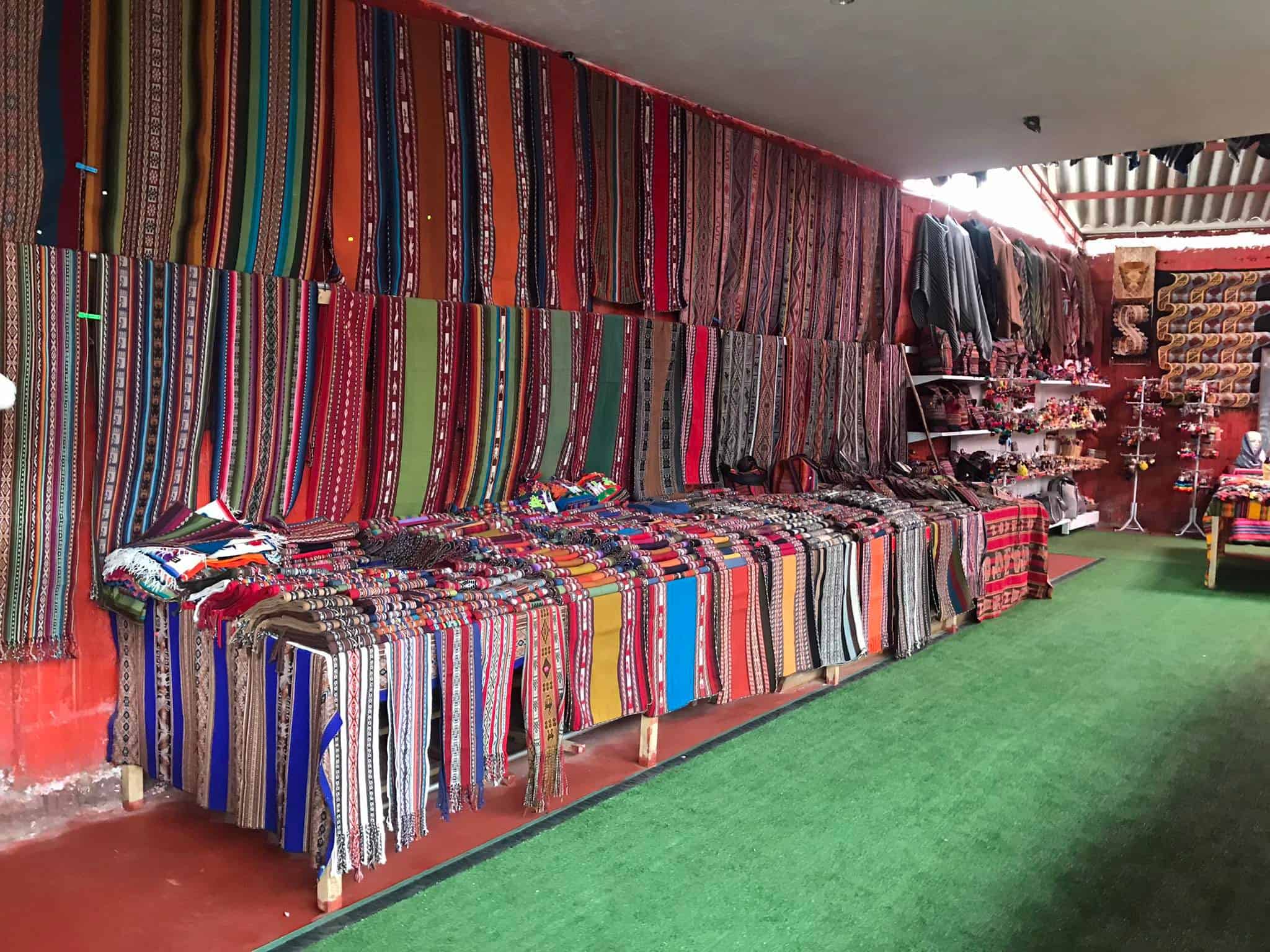 Learning about local textile in Sacred Valley.