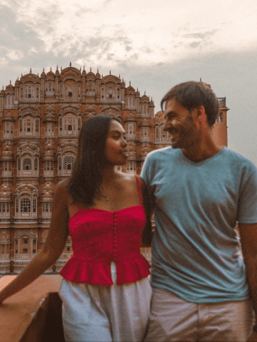 Ruben and Rachel, multicultural couple and founders and writers of Gamintraveler.com