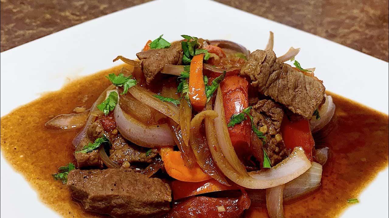 Lomito al jugo, breakfast in Peru, peruvian breakfast, traditional peruvian breakfast, typical peruvian breakfast