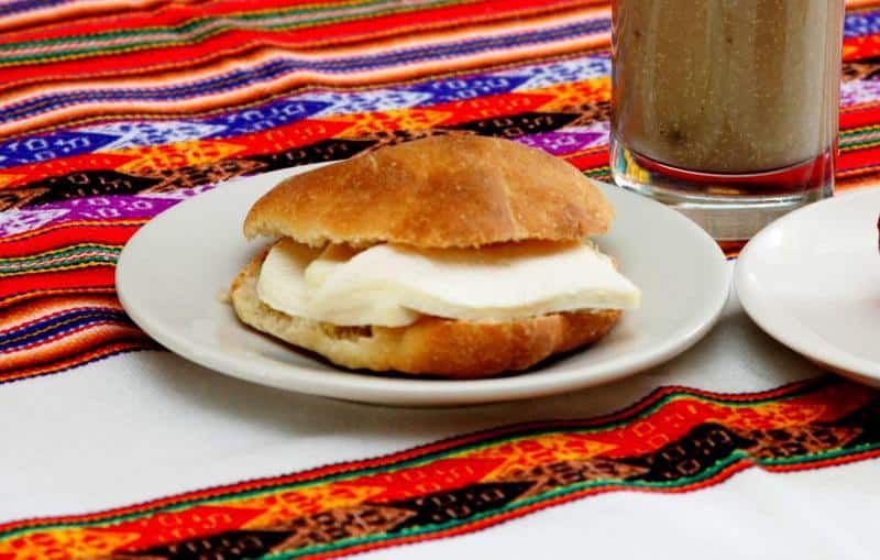 Pan con queso, breakfast in Peru, peruvian breakfast, traditional peruvian breakfast, typical peruvian breakfast