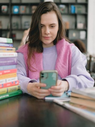 Proton VPN vs Surfshark VPN: Which VPN to Choose